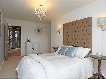 Exclusive Riverview Apartment London